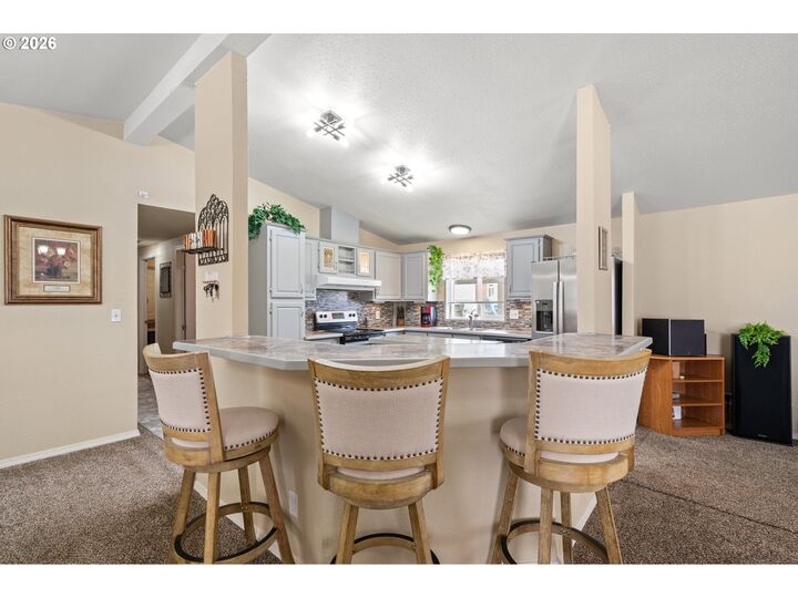 Property Photo: 326 SE Anderson Rd OR 97818