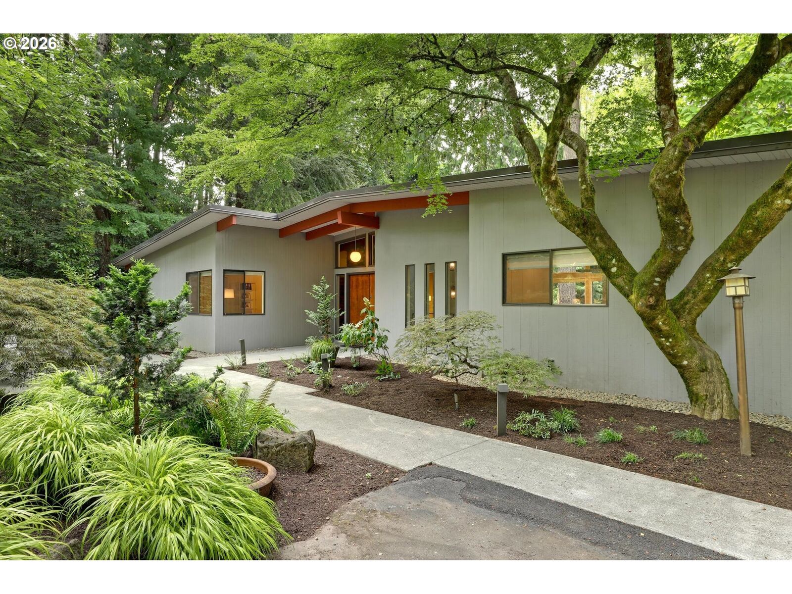 Property Photo:  4304 SW 36th Pl  OR 97221 