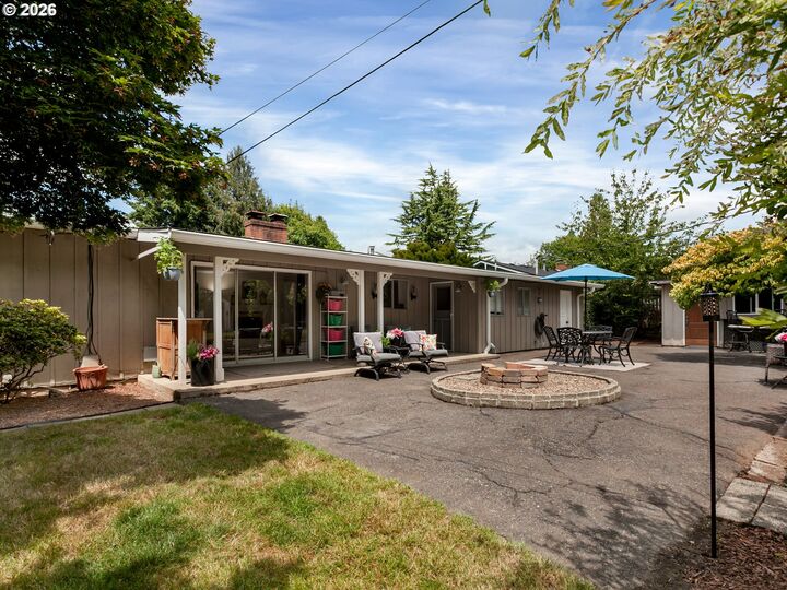 Property Photo:  10210 SW Crestwood Ct  OR 97008 