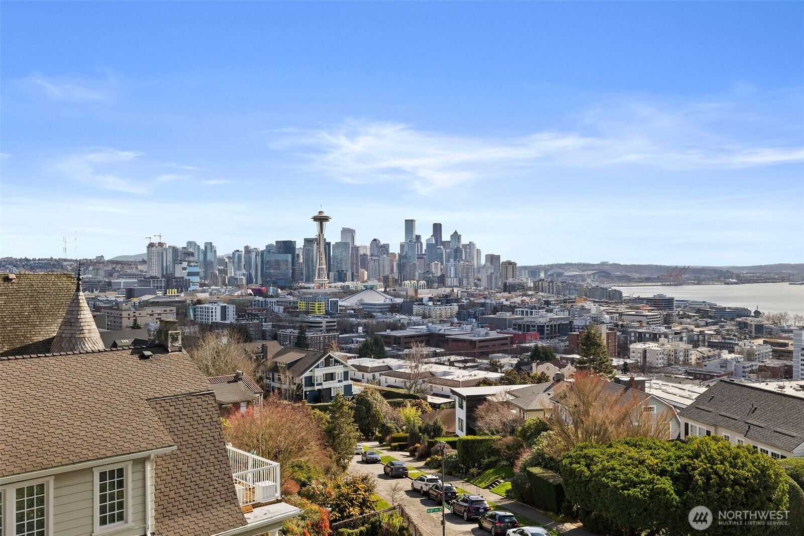 Property Photo:  604 W Kinnear Place  WA 98119 