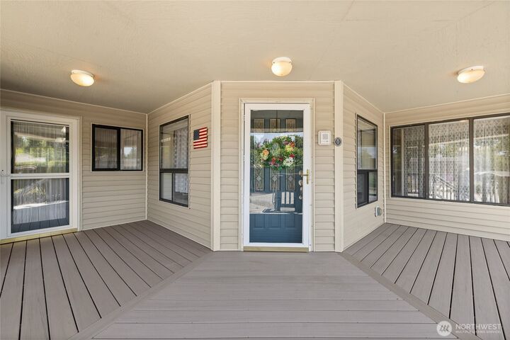 Property Photo: 4505 72nd Street E WA 98443