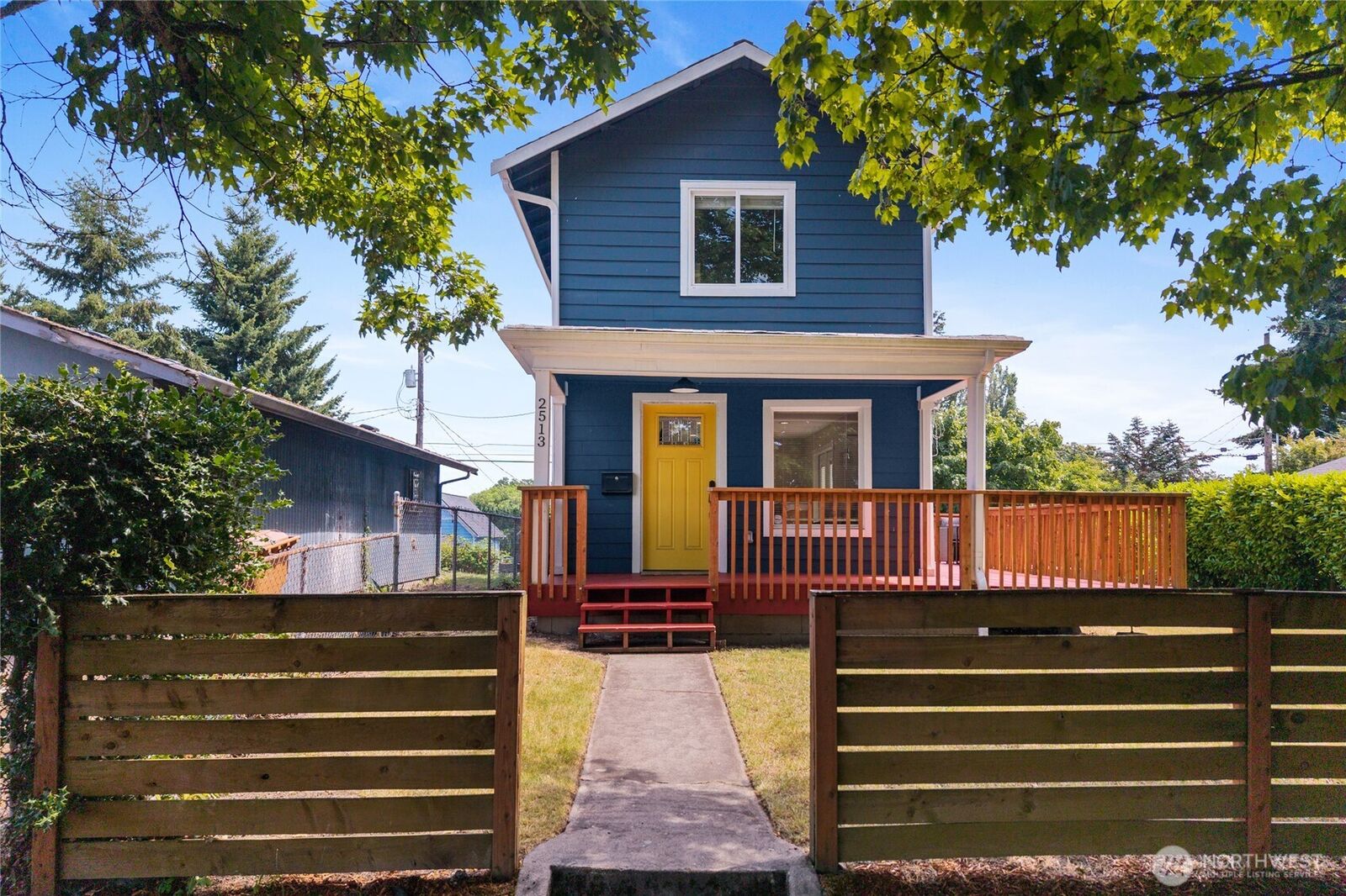Property Photo:  2513 S Hosmer Street  WA 98405 