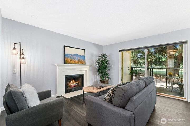 Property Photo: 14602 NE 51st Street D1 WA 98007