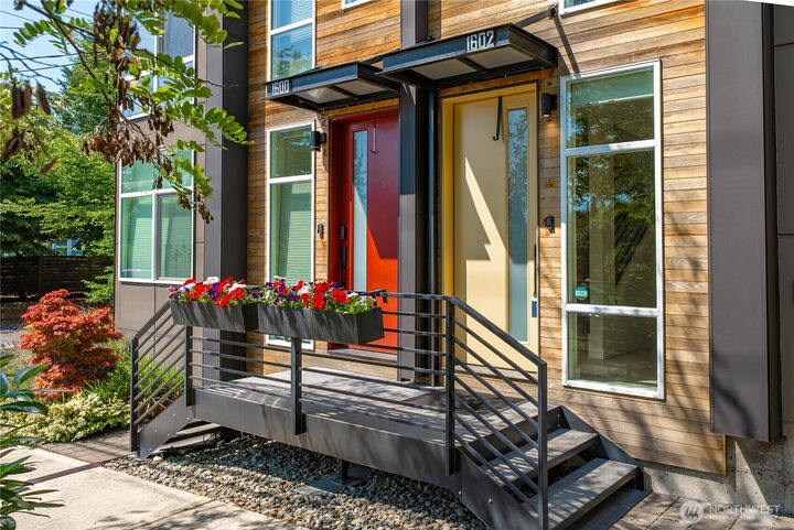 Property Photo:  1602 E Marion Street  WA 98122 