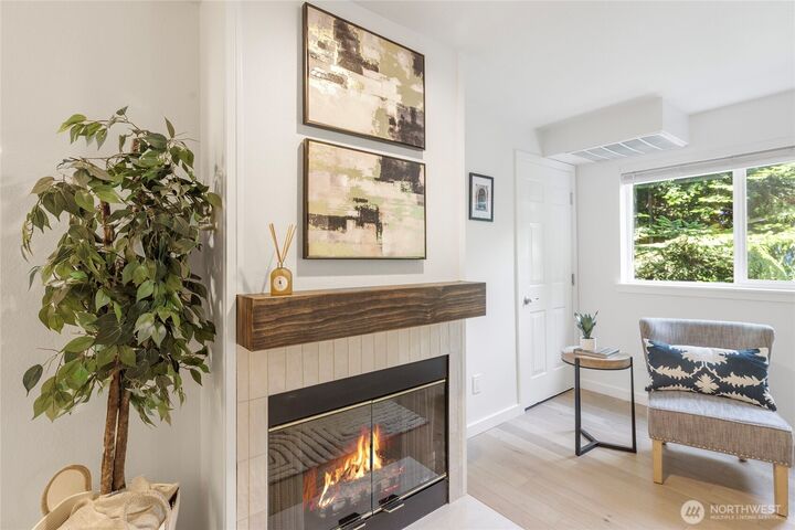 Property Photo:  18523  68th Avenue NE 102  WA 98028 