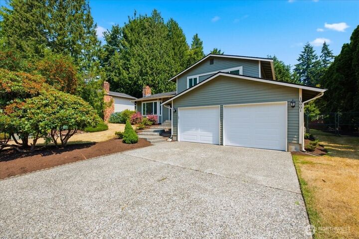 Property Photo:  10901  29th Drive SE  WA 98208 