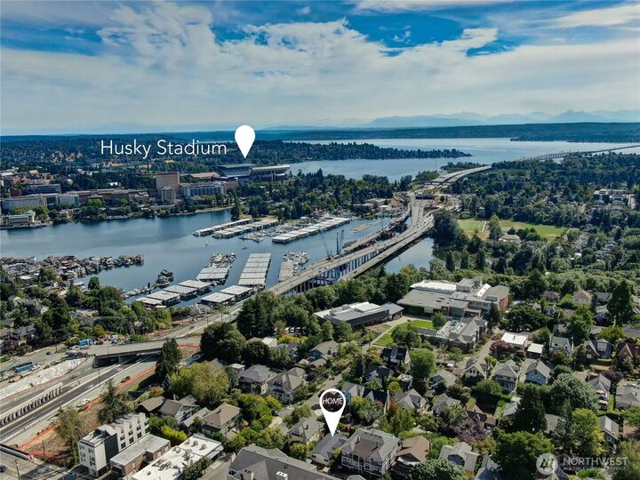 Property Photo:  2353  Federal Avenue E  WA 98102 