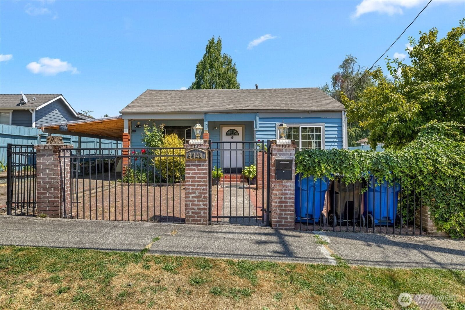 Property Photo: 9344 52nd Avenue S WA 98118