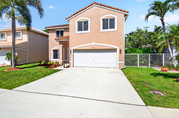 Property Photo: 6233 Willoughby Circle FL 33463