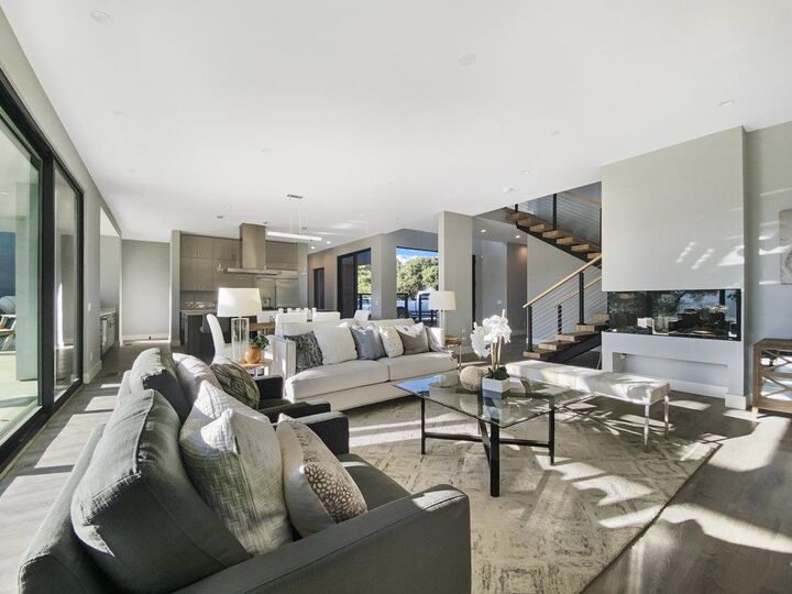 Property Photo: 10 Notre Dame Place CA 94002