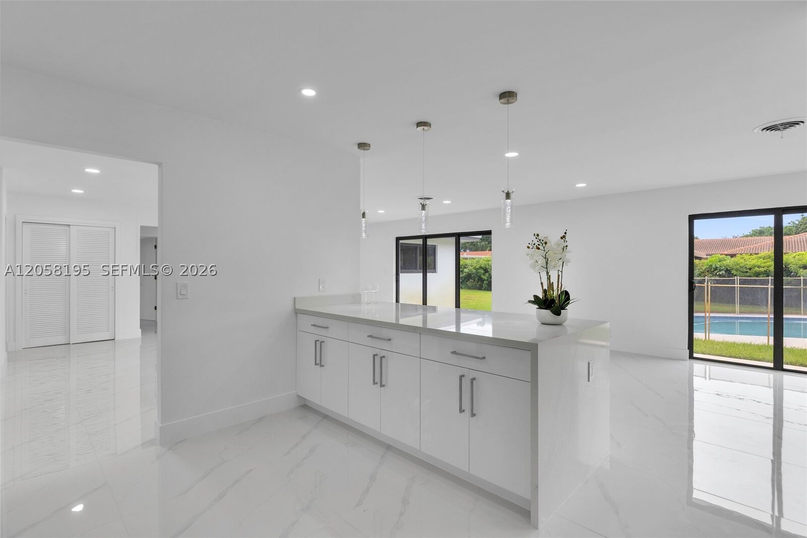 Property Photo: 6940 NW 6th St FL 33317