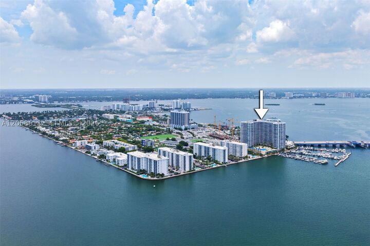 Property Photo:  7601 E Treasure Dr 2124  FL 33141 