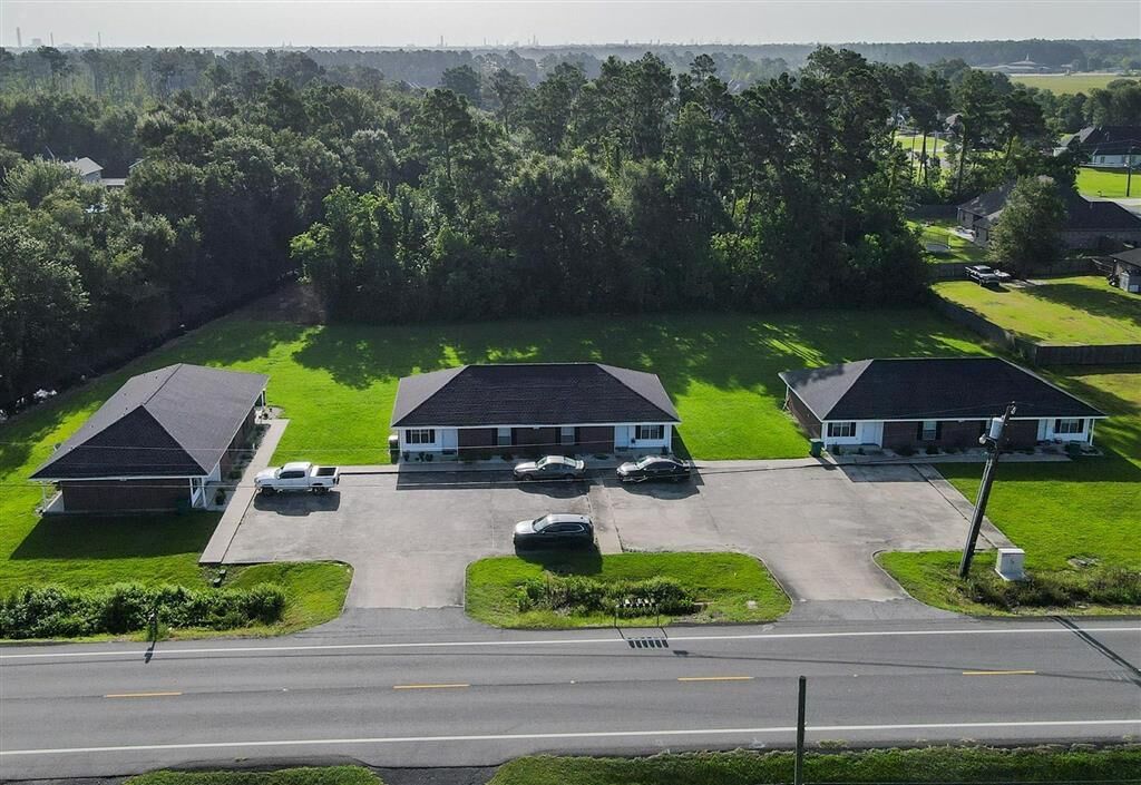 Property Photo:  1304 Lewis Street  LA 70663 