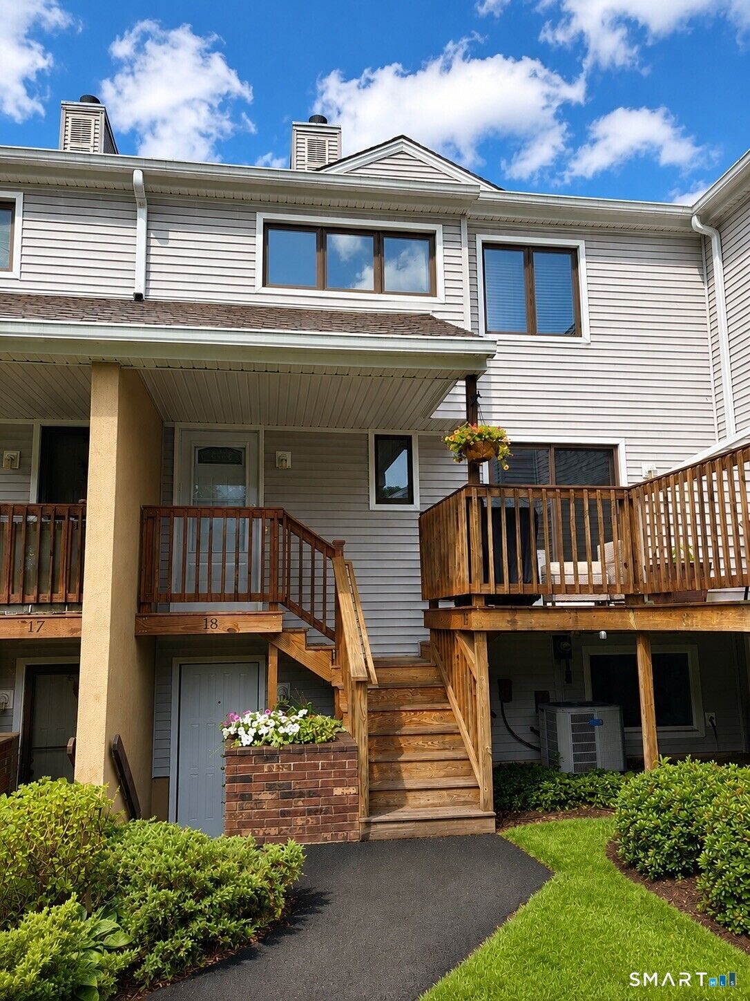 Property Photo:  18 Dutton Place Way 18  CT 06033 