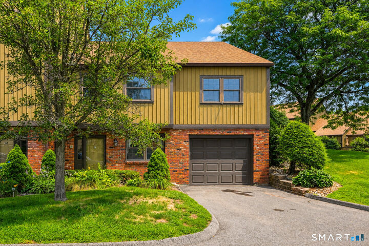 Property Photo:  69 Mattabasset Drive 69  CT 06450 