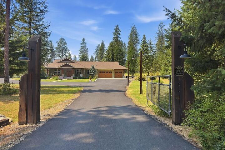 Property Photo:  38909 N Hatch Rd  WA 99006 