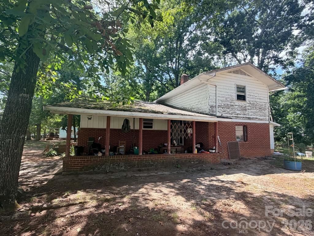 Property Photo: 1663 Harris Henrietta Road NC 28043