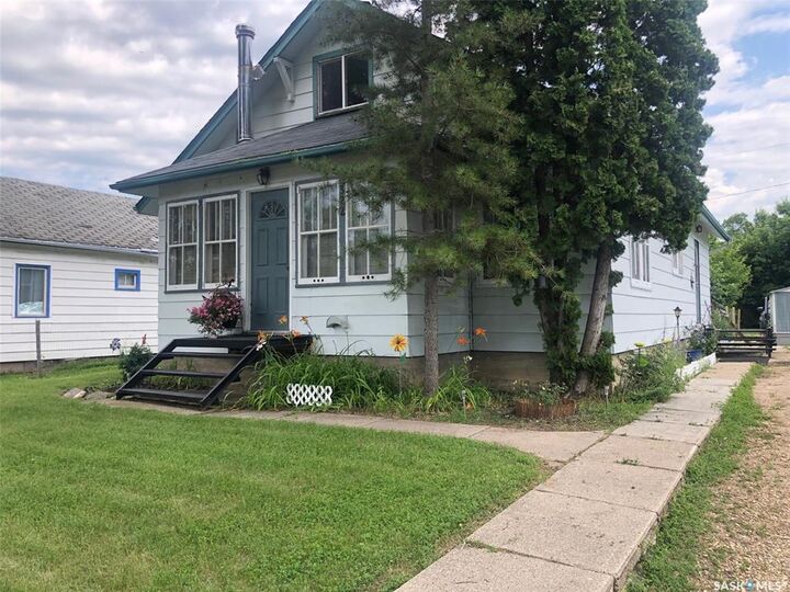 Property Photo: 322 5th Avenue E SK S0A 0L0