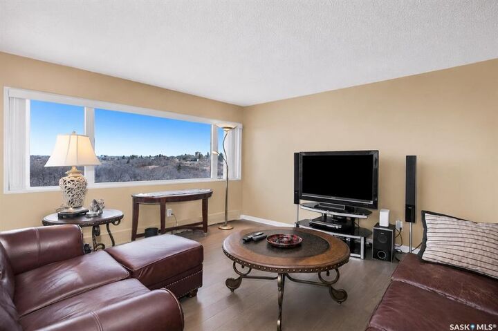 Property Photo:  424 Spadina Crescent E 680  SK S7K 6X7 