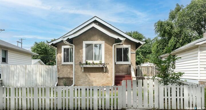 1223 C Avenue N — photo 1