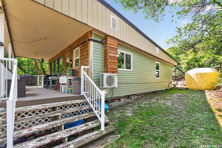 Property Photo: 5 Leslie Crescent SK S0X 2T0