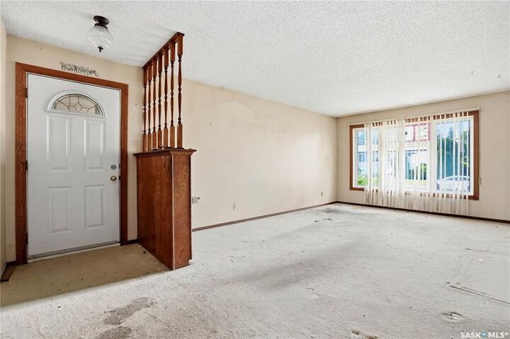 Property Photo: 1625 Admiral Crescent SK S6H 7N8