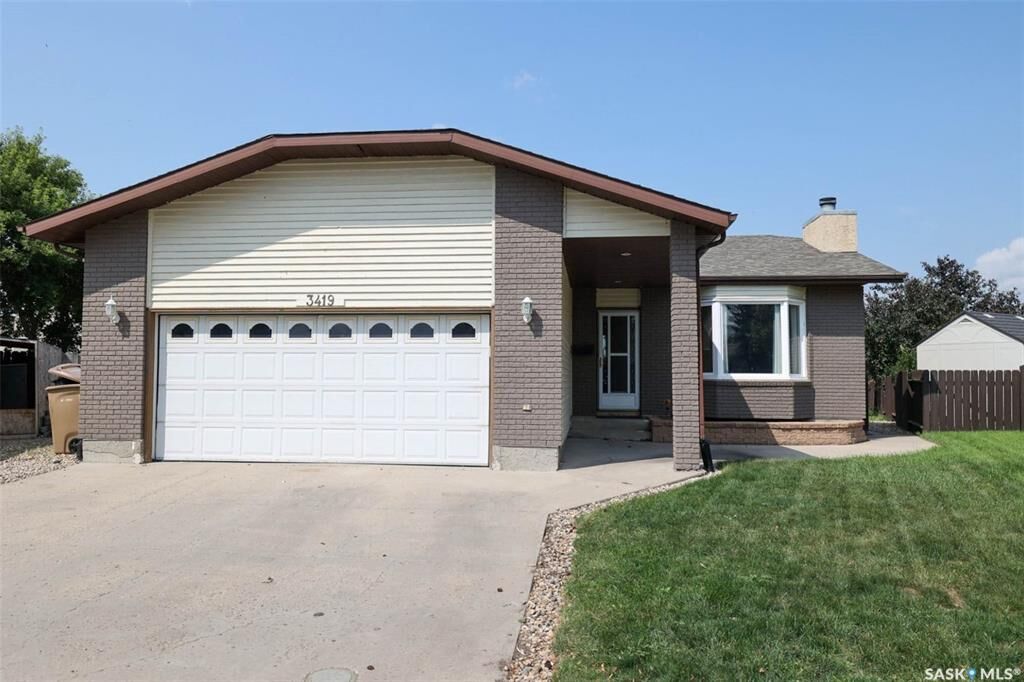 Property Photo: 3419 Keehr Place E SK S4N 7A5