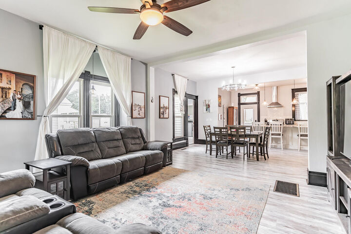 Property Photo: 808 Main Street IA 51551
