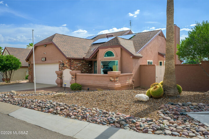 Property Photo:  7861 N Roundstone Drive  AZ 85741 