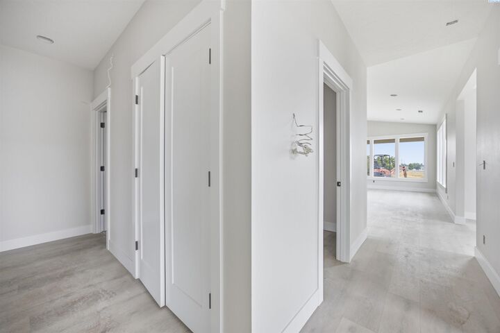 Property Photo: 2324 Lariat Lane WA 99352