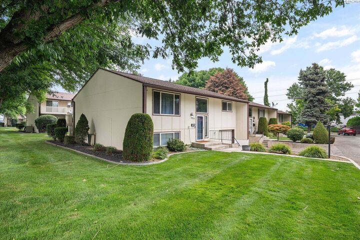 Property Photo:  1948 Mahan Ave  WA 99354 