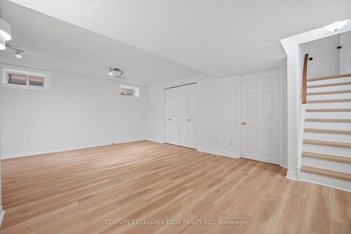 Property Photo:  923 Redbird Crescent  ON L1V 5K8 
