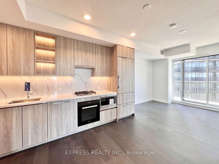 68 Esther Shiner Boulevard 2005 — photo 1