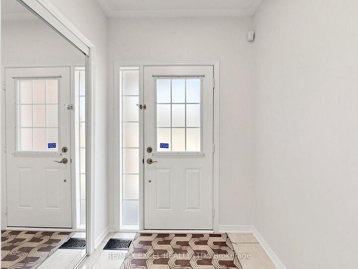 Property Photo: 6 Barr Crescent ON L4G 0B8