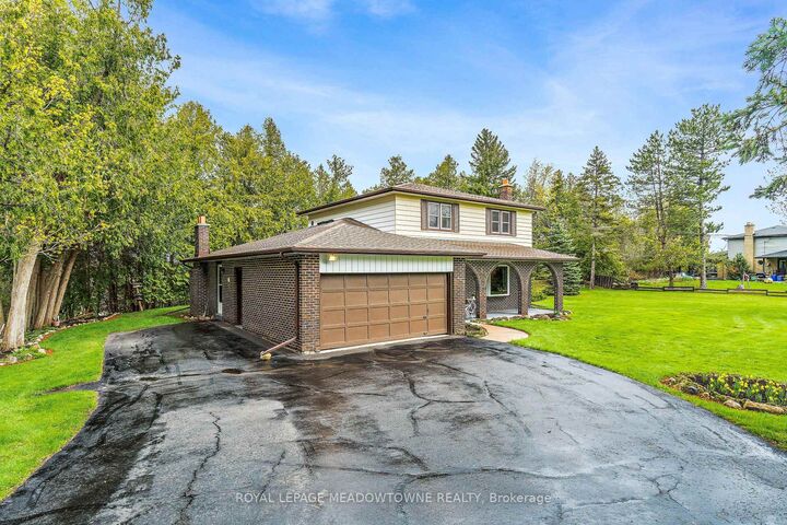 Property Photo: 39 Wildwood Road ON L7G 2W8