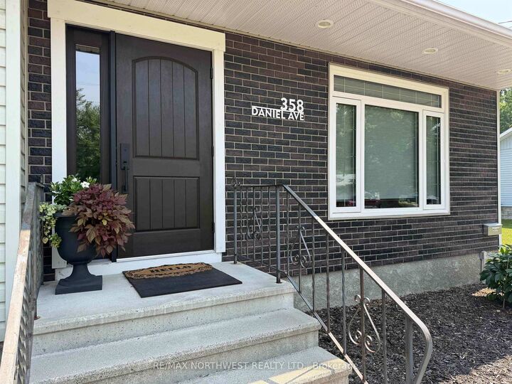 Property Photo:  358 Daniel Avenue  ON P9A 3L6 