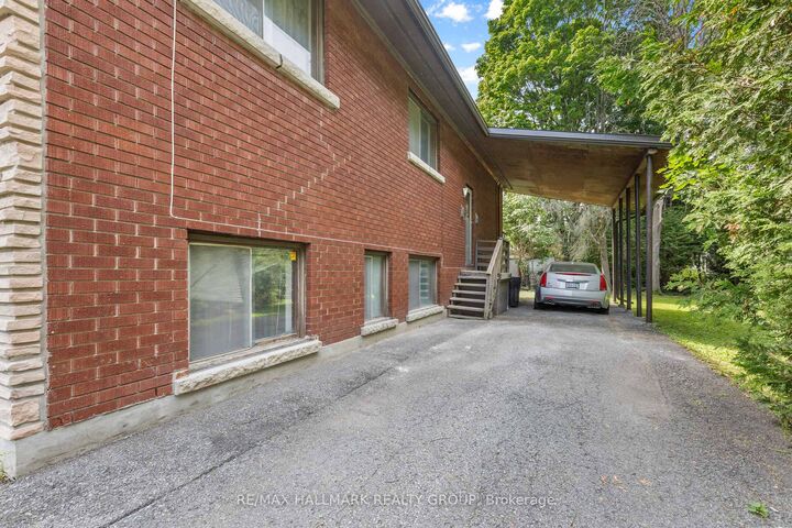 Property Photo:  492 Vernon Avenue  ON K1K 1A6 