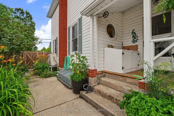 Property Photo:  152 Main Street  ON P0A 1C0 