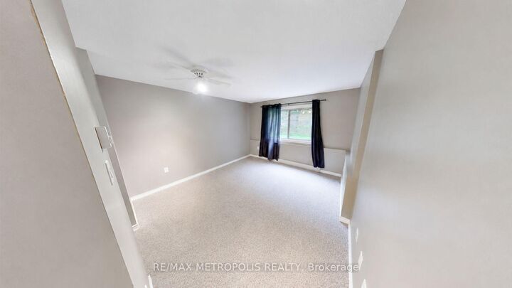 Property Photo:  3 Sawmill Road 1  ON L4N 6X3 