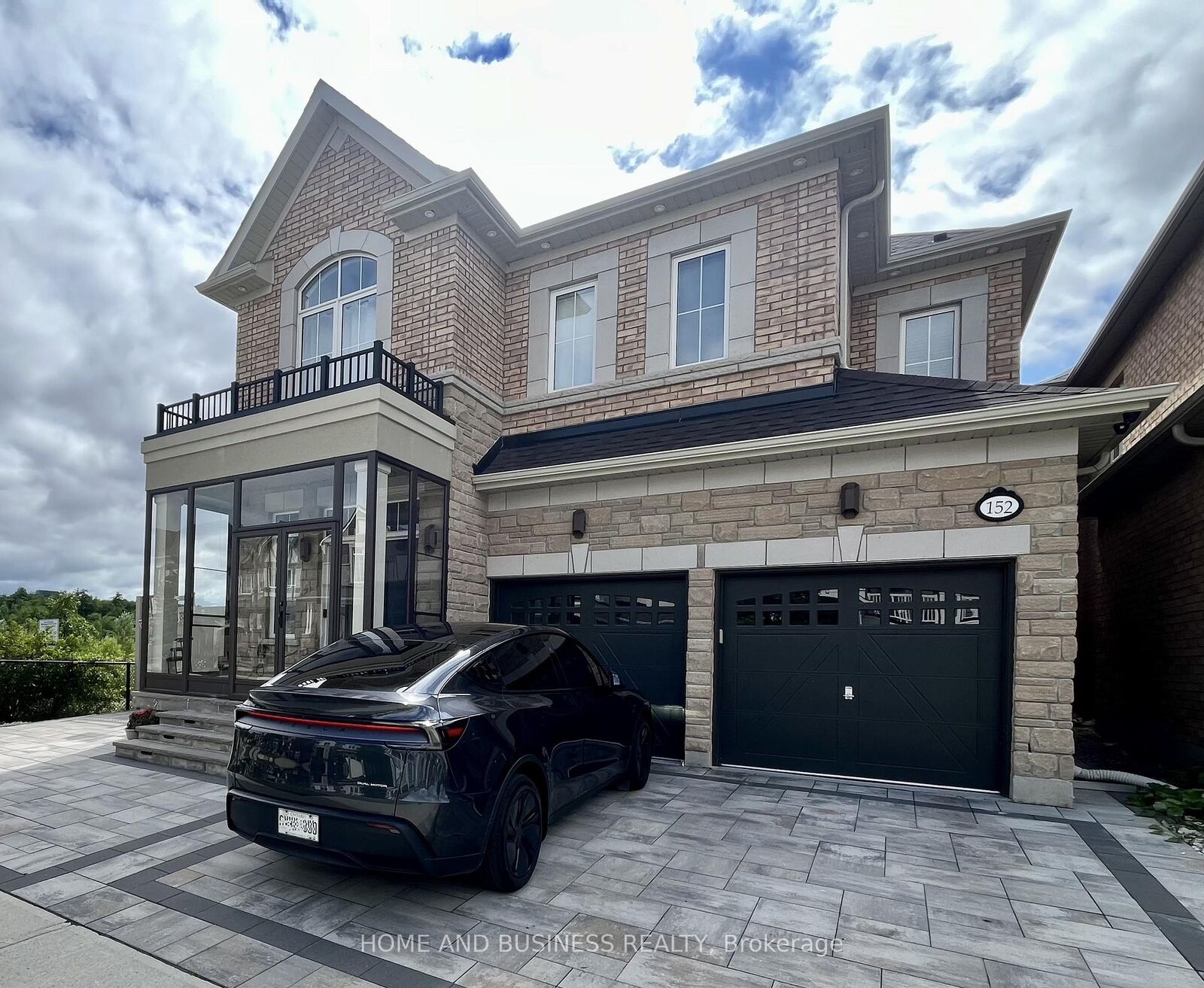 Property Photo:  152 Marvin Avenue  ON L6H 0Z7 