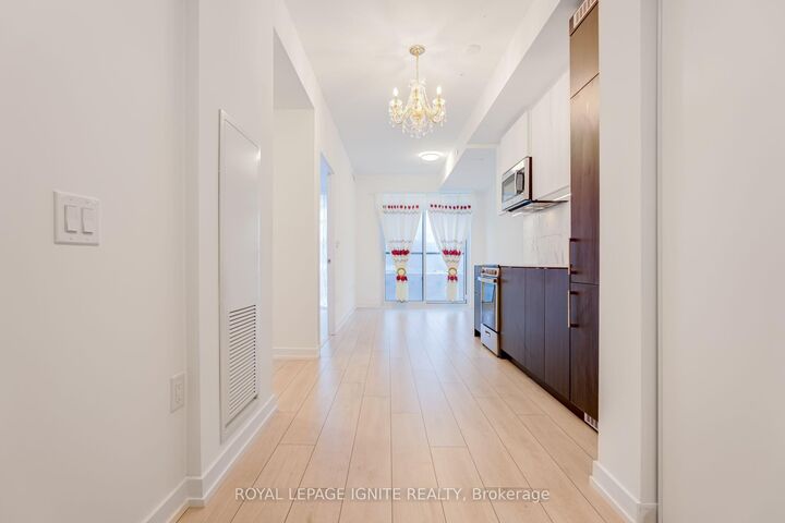 Property Photo:  500 Dupont Street 510  ON M6G 1Y7 