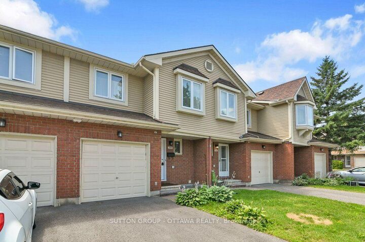 Property Photo: 544 Parasol Court 32 ON K4A 2X1