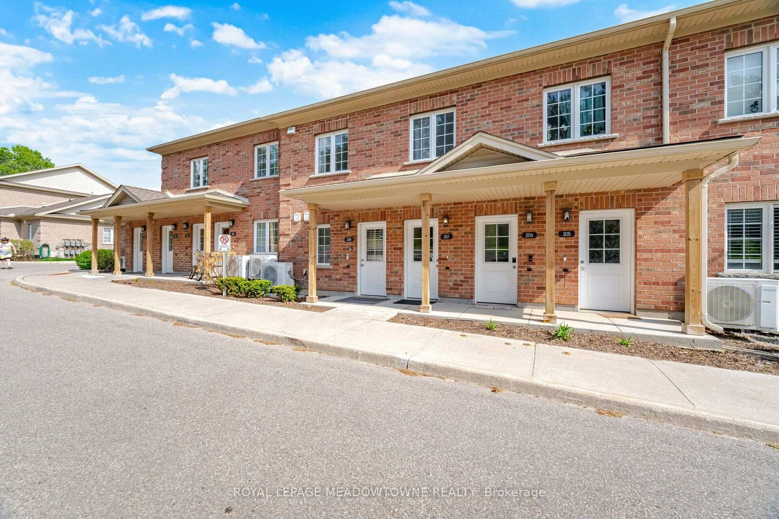 Photo de la propriété: 7 Cityview Drive S 207 ON N1E 0R1