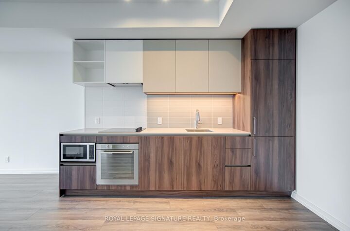 Property Photo: 1000 Portage Parkway 4715 ON L4K 0L1
