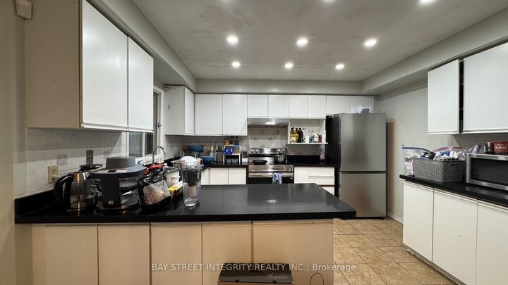 Property Photo: 2 Glenheather Terrace Upper ON M1B 5H3