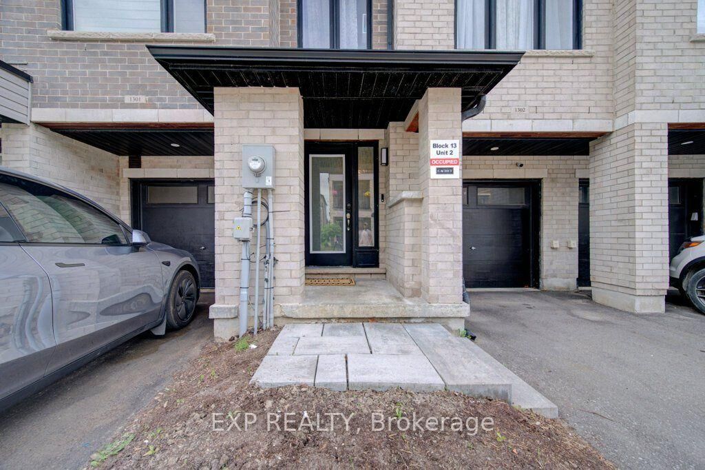 Property Photo:  585 Colborne Street E 1302  ON N2S 0K4 