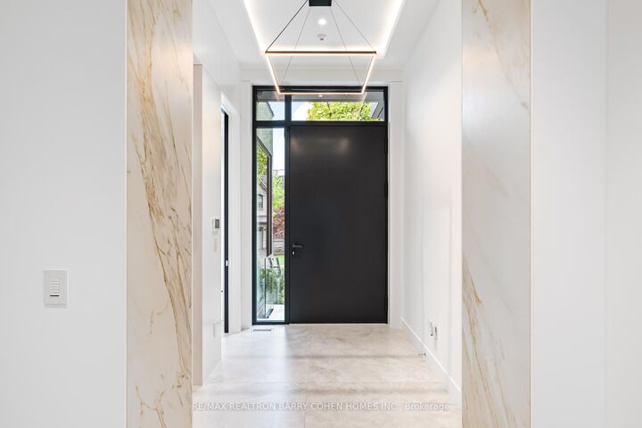 Property Photo:  90 Esgore Drive  ON M5M 3R8 