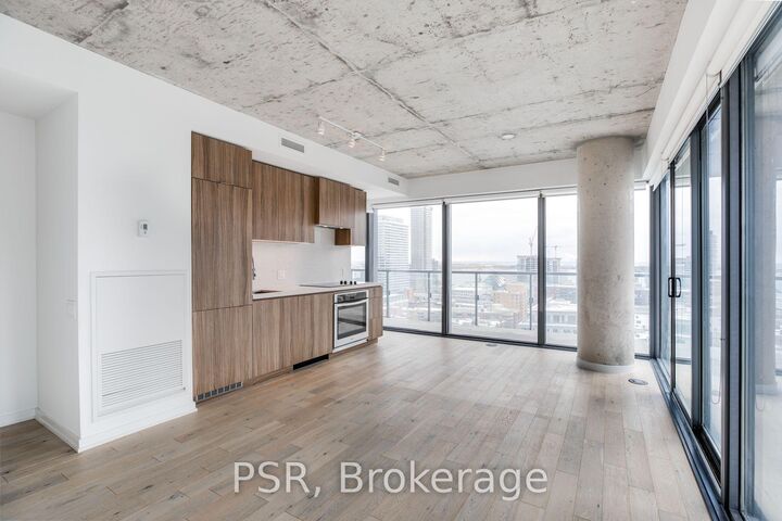 Property Photo:  60 Colborne Street 1906  ON M5E 0B7 