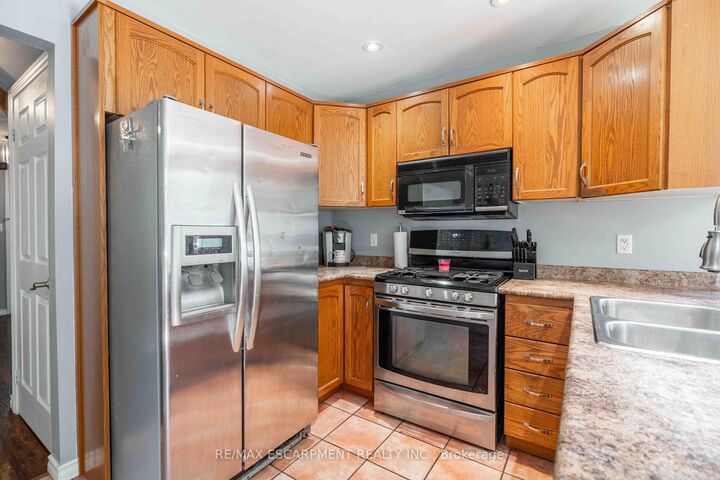 Property Photo: 54 Selkirk Street ON N3W 1J4