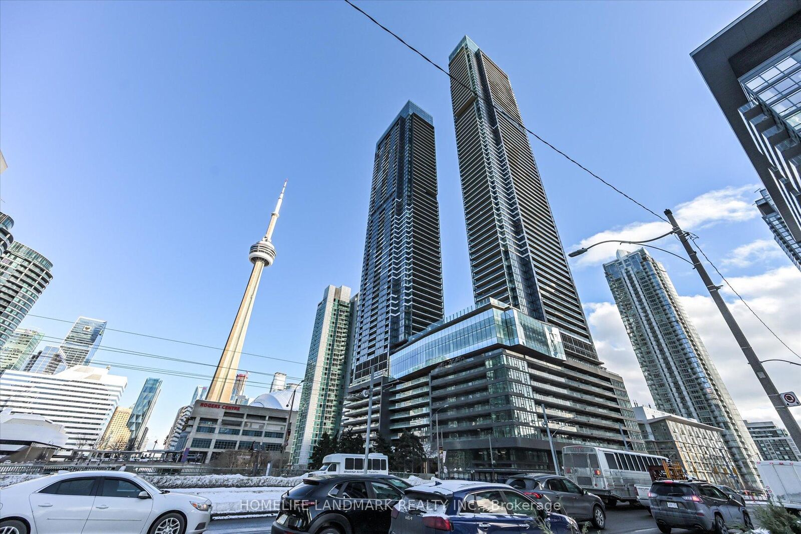 Property Photo: 1 Concord Cityplace Way 6205 ON M5V 0X3